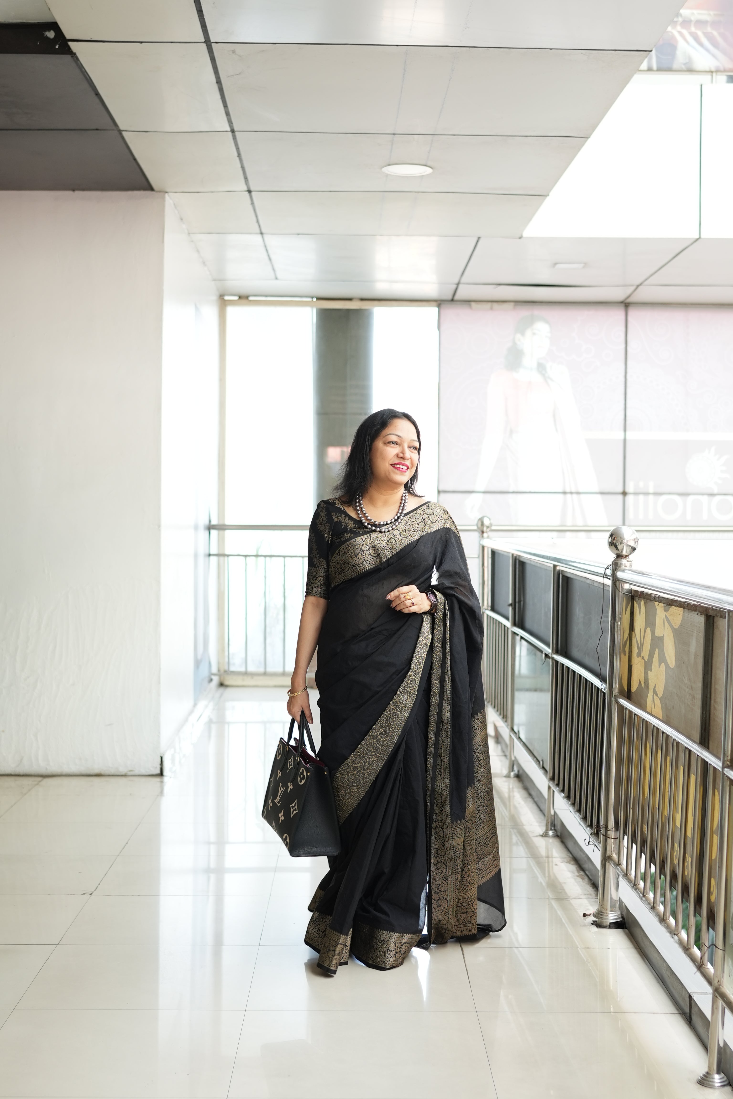 Semi banarasi Silk Saree -Black color Search code 4000